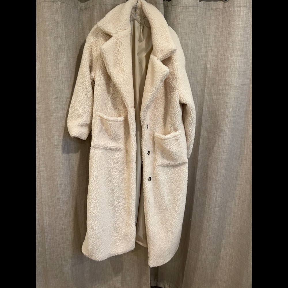 White Sherpa trench coat with pockets!